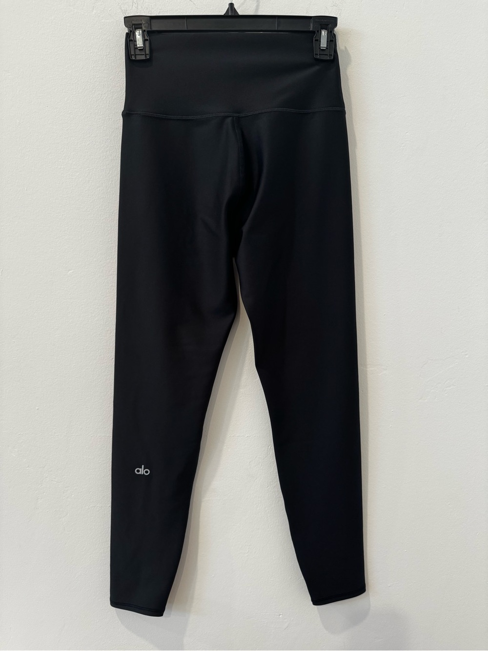 ALO Black Leggings NWOT - Picture 2 of 3